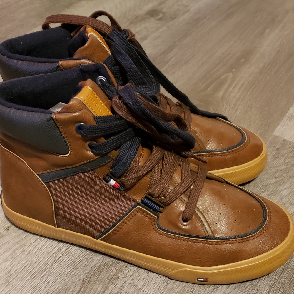 Tommy Hilfiger High Top Shoes Brown Sneaker Leather Size 5 Never Worn